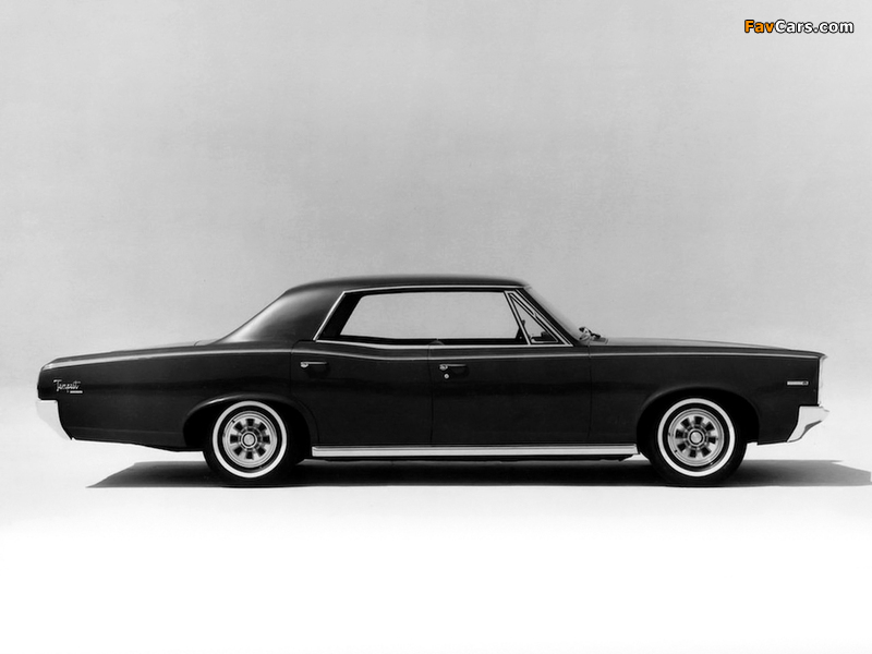 Photos of Pontiac Tempest Custom Hardtop Sedan (23539) 1966 (800 x 600)