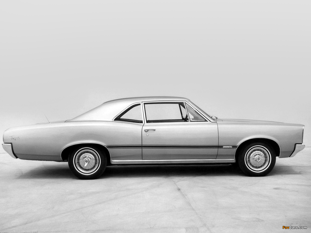 Photos of Pontiac Tempest Sprint (23307) 1966 (1280 x 960)