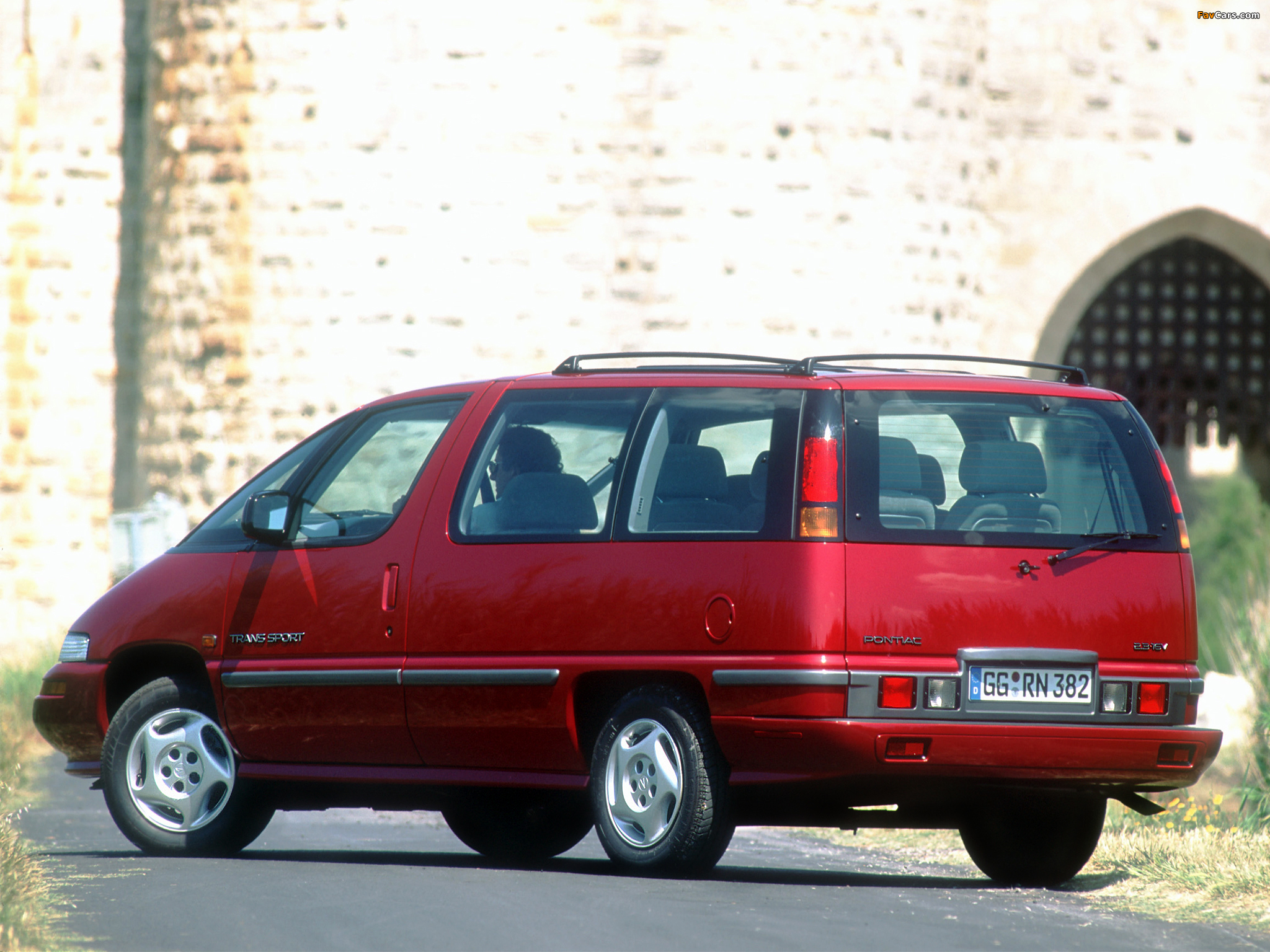 Images of Pontiac Trans Sport EU-spec 1994–96 (2048 x 1536)