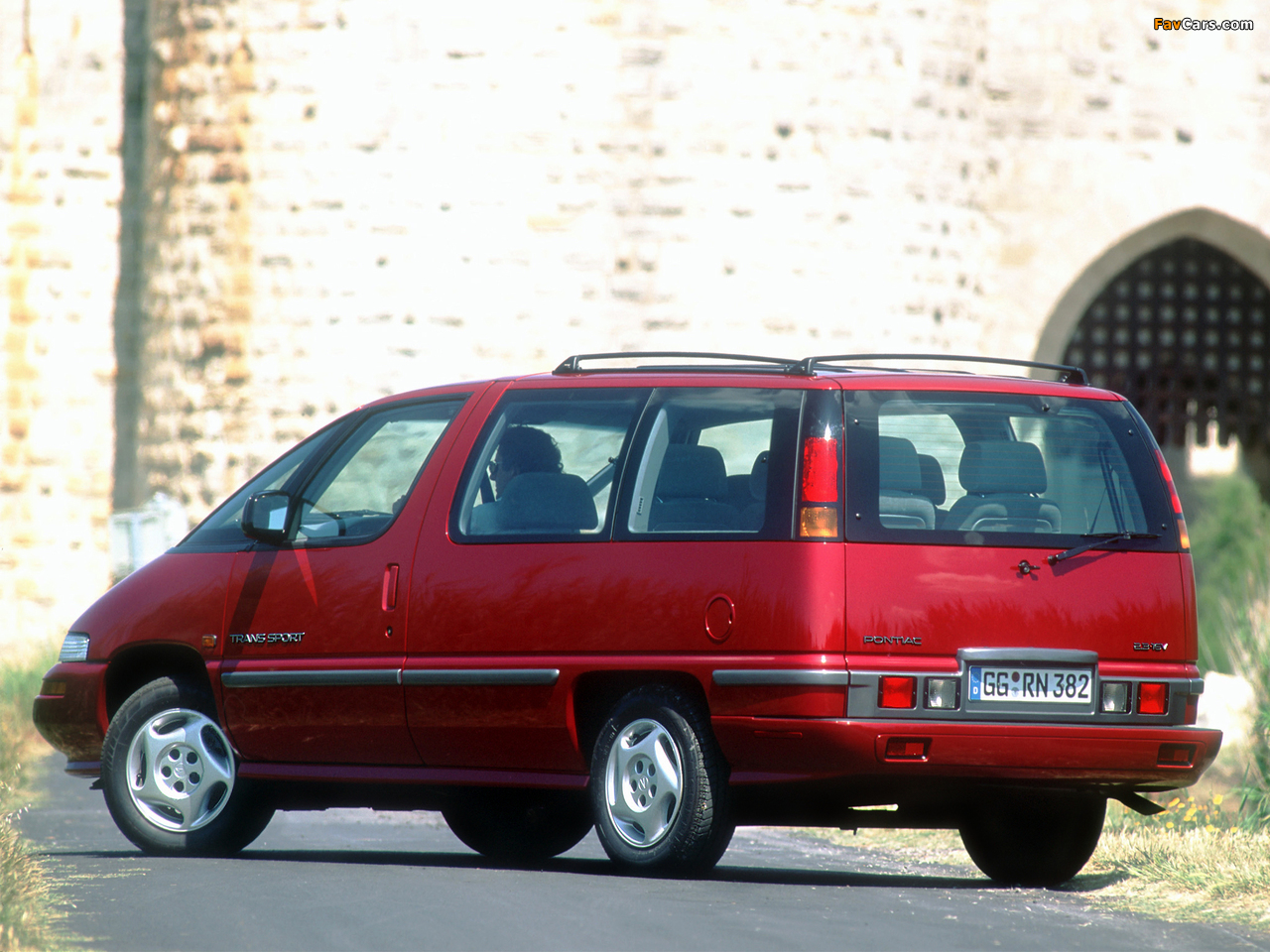 Images of Pontiac Trans Sport EU-spec 1994–96 (1280 x 960)