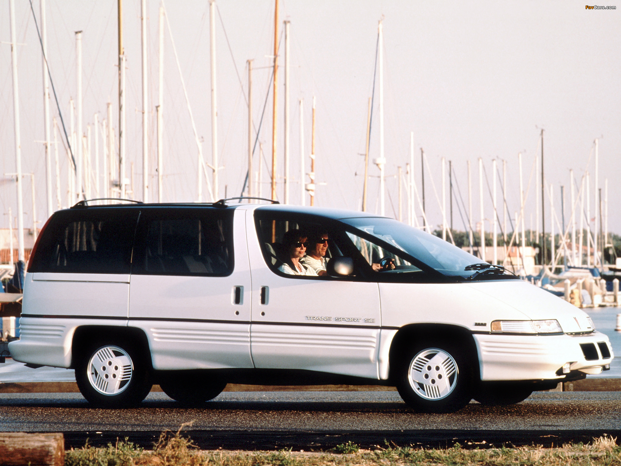 Photos of Pontiac Trans Sport 1989–94 (2048 x 1536)