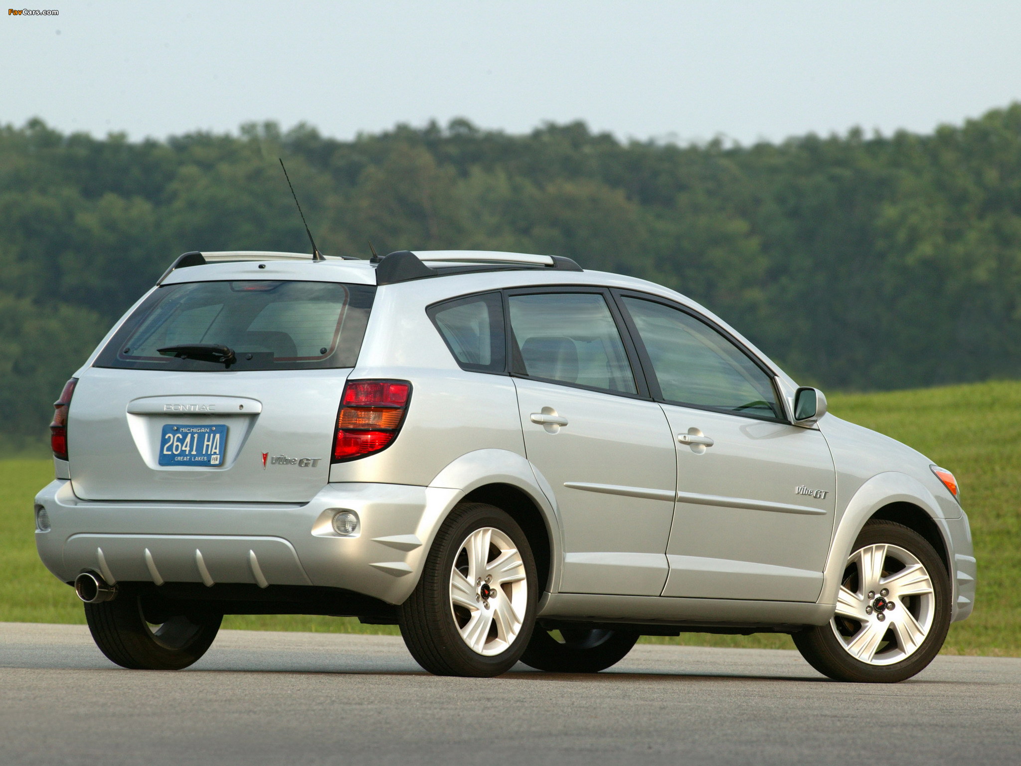 Photos of Pontiac Vibe GT 2002–06 (2048 x 1536)