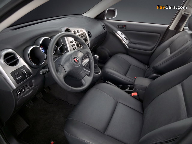 Pictures of Pontiac Vibe GT 2002–06 (640 x 480)
