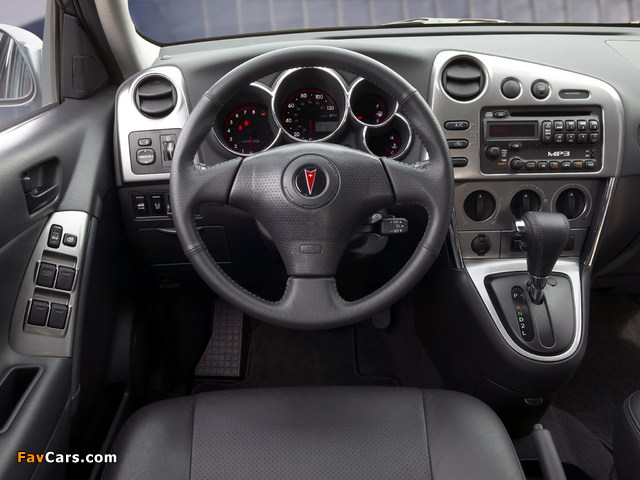 Pontiac Vibe 2002–08 wallpapers (640 x 480)