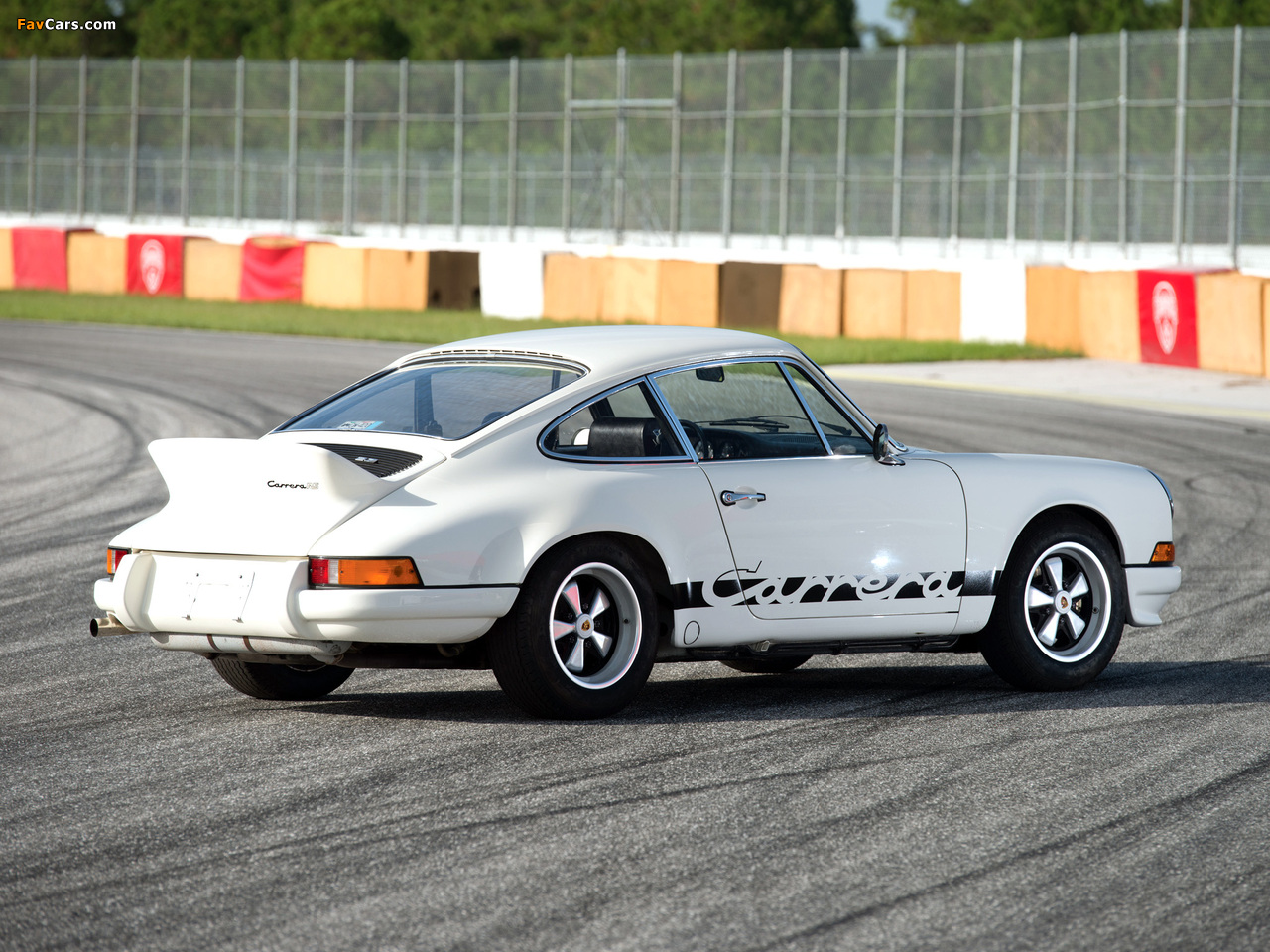 Images of Porsche 911 Carrera RS 2.7 Sport (911) 1972–73 (1280 x 960)