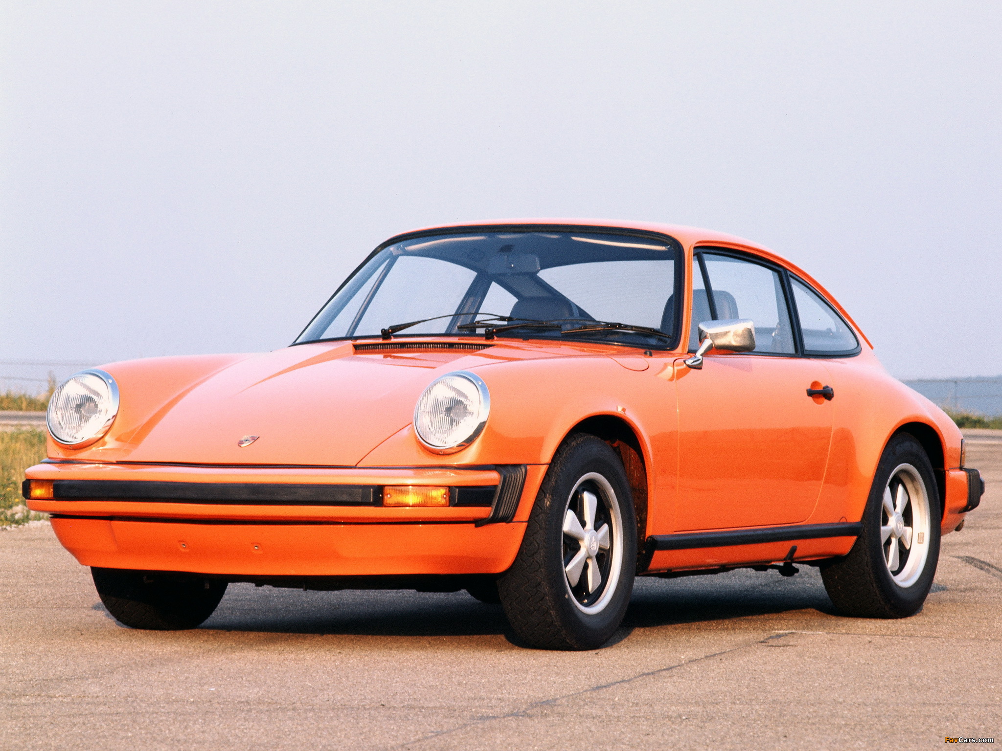 Images of Porsche 911 Carrera 2.7 Coupe (911) 1974–75 (2048 x 1536)