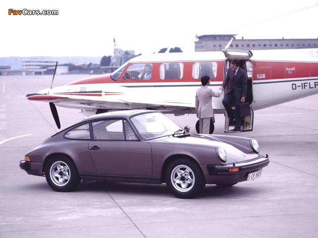 Images of Porsche 911 Carrera 3.0 Coupe (911) 1976–77 (640 x 480)