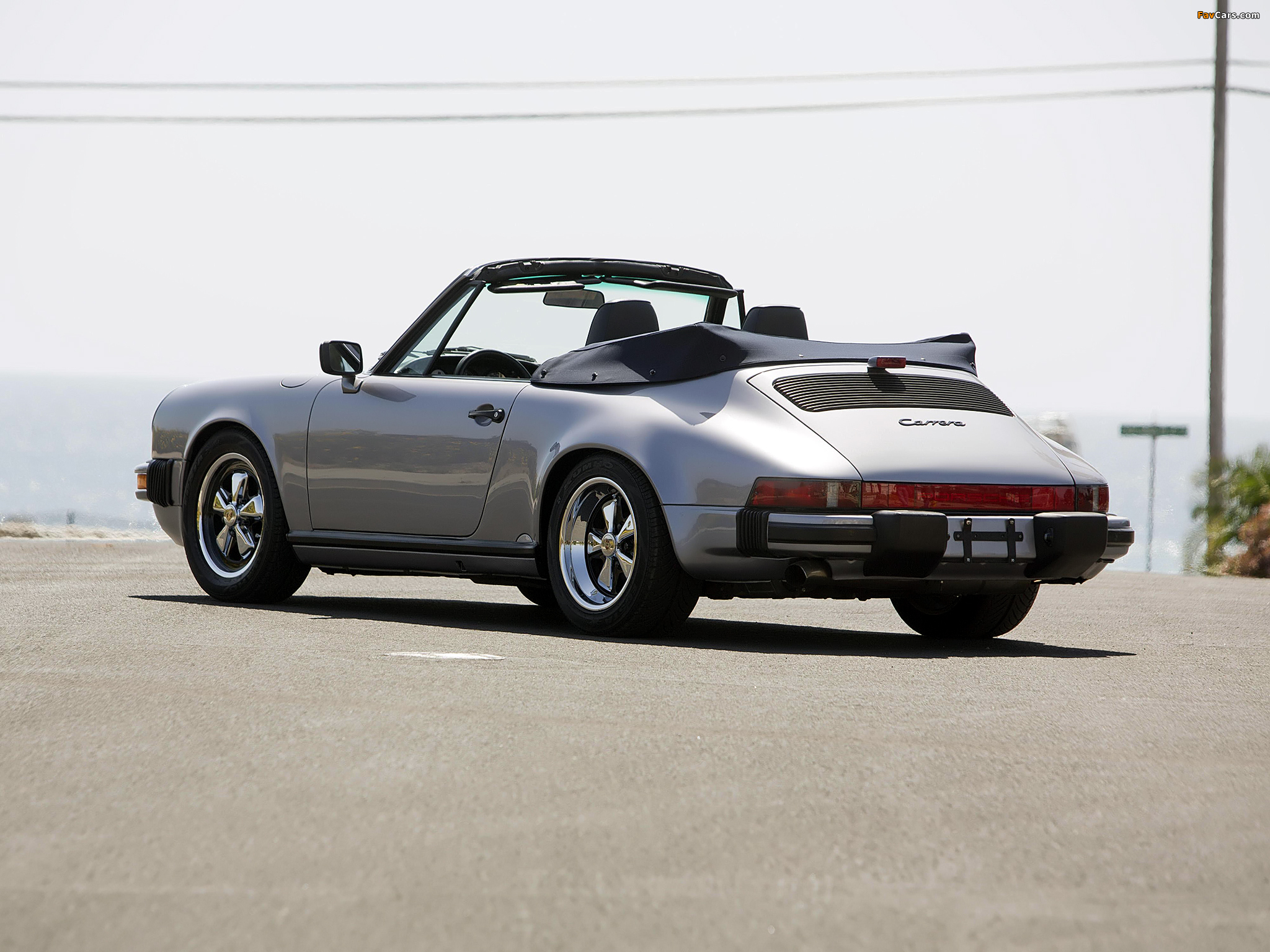 Images of Porsche 911 Carrera 3.2 Cabriolet US-spec (911) 1984–89 (2048 x 1536)