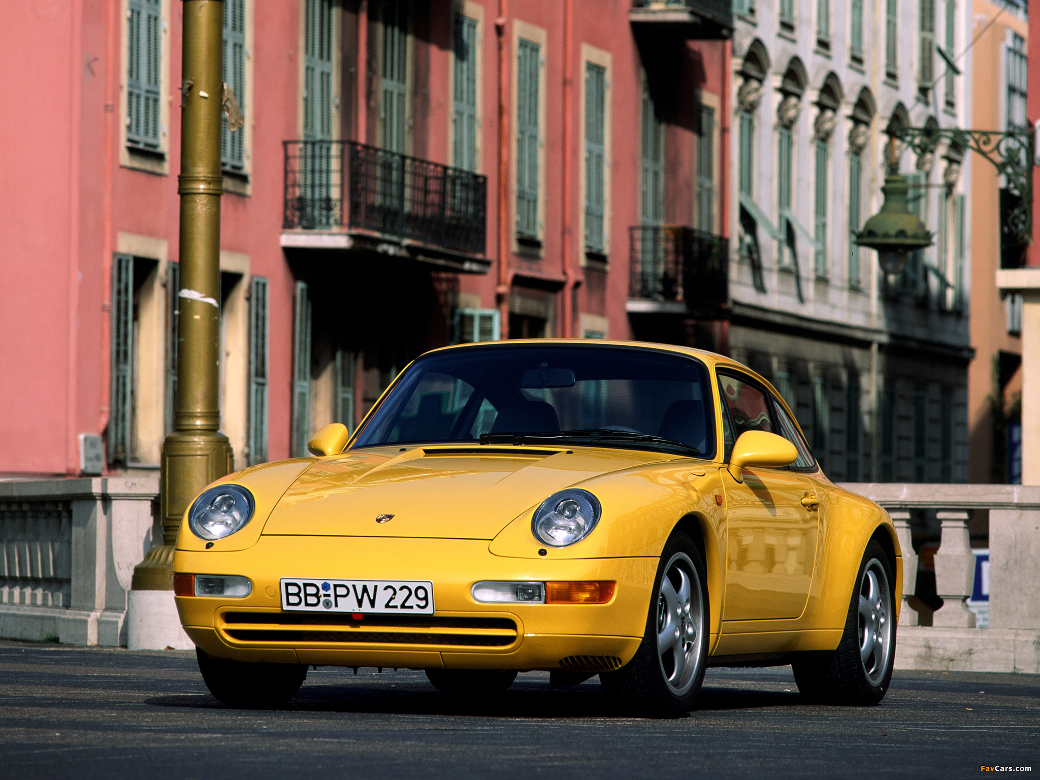 Images of Porsche 911 Carrera 3.6 Coupe (993) 1993–97 (2048 x 1536)