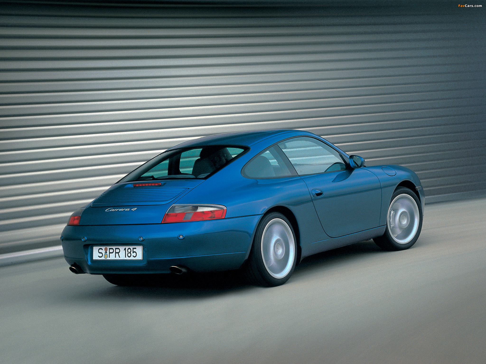 Images of Porsche 911 Carrera 4 Coupe (996) 1998–2001 (2048 x 1536)
