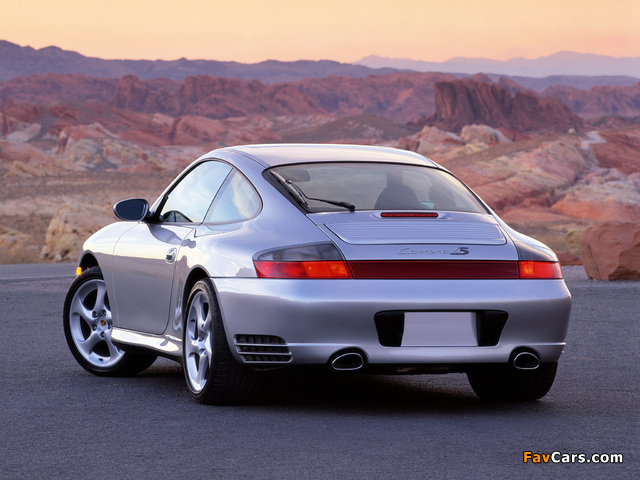 Images of Porsche 911 Carrera 4S Coupe US-spec (996) 2001–04 (640 x 480)