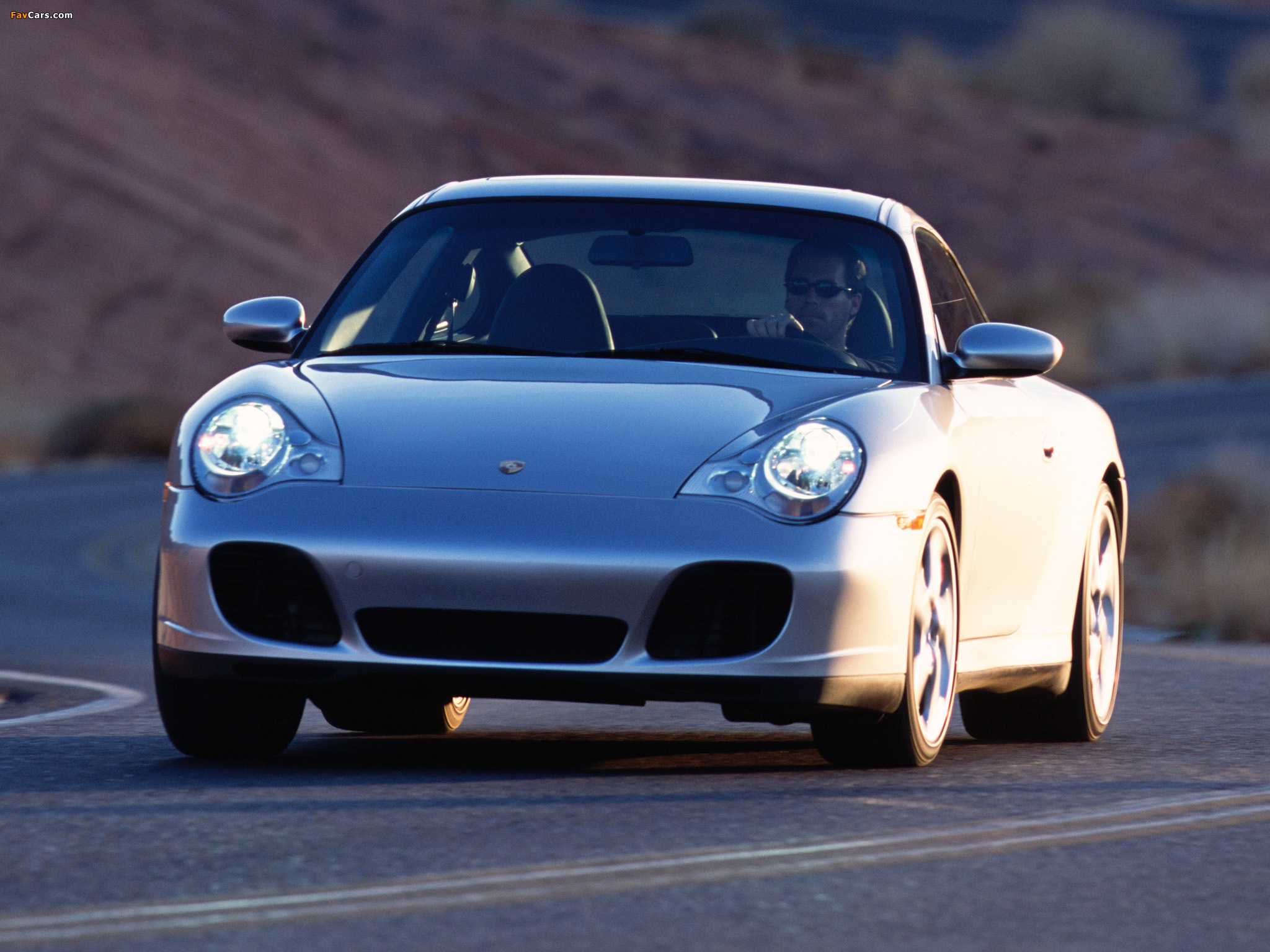 Images of Porsche 911 Carrera 4S Coupe US-spec (996) 2001–04 (2048 x 1536)