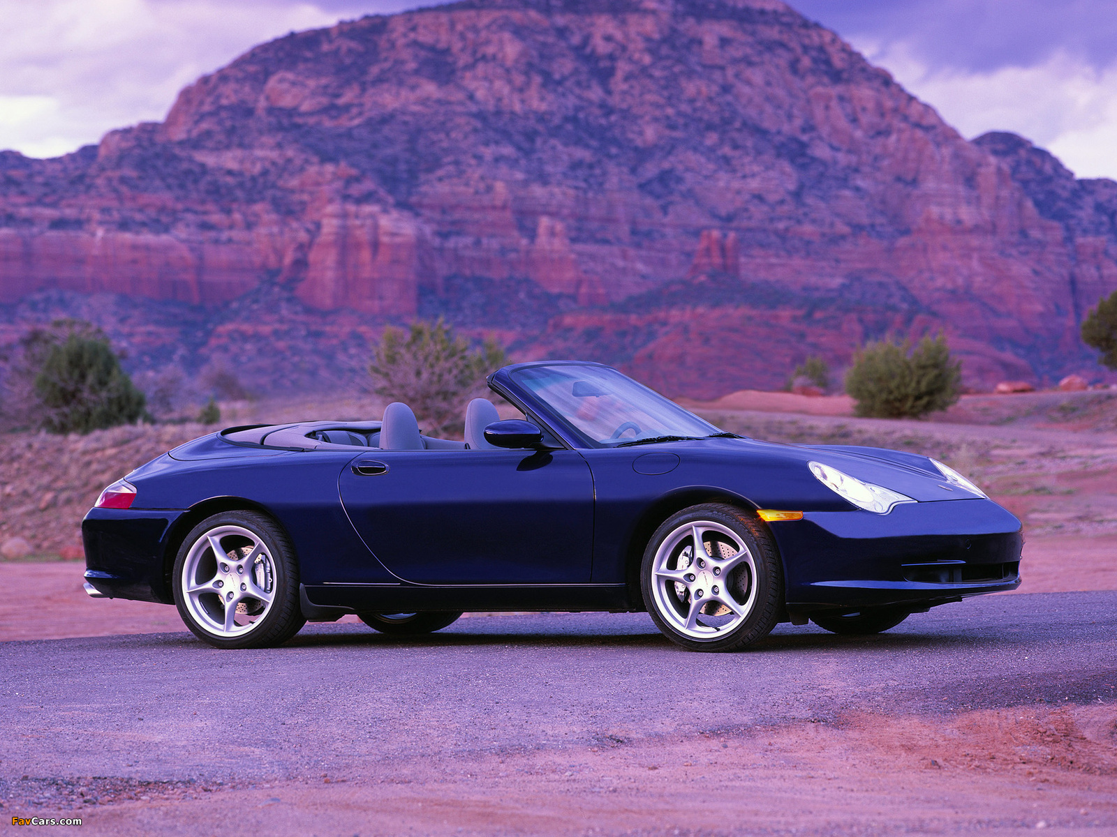 Images of Porsche 911 Carrera 4 Cabriolet US-spec (996) 2001–04 (1600 x 1200)