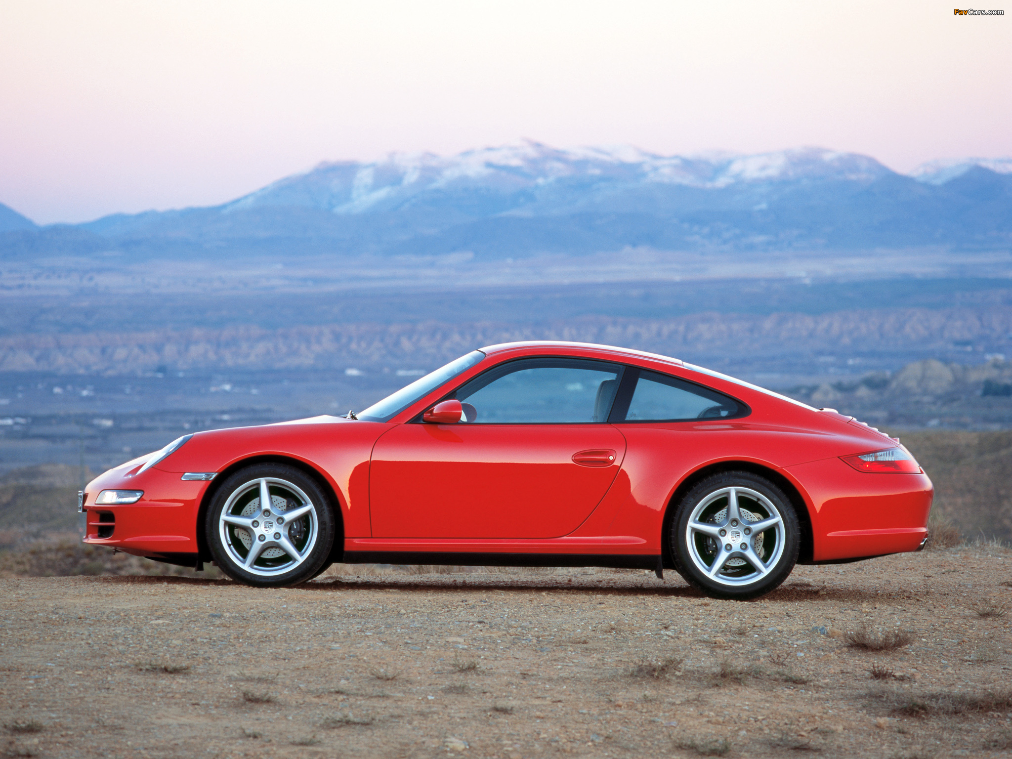 Images of Porsche 911 Carrera 4 Coupe (997) 2006–08 (2048 x 1536)