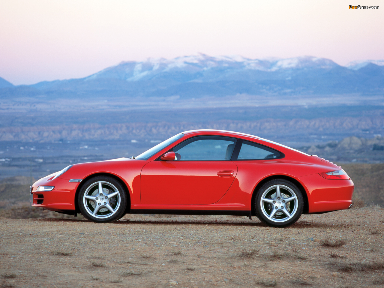 Images of Porsche 911 Carrera 4 Coupe (997) 2006–08 (1280 x 960)