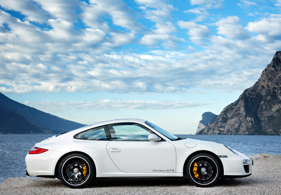 Images of Porsche 911 Carrera GTS Coupe (997) 2010–11