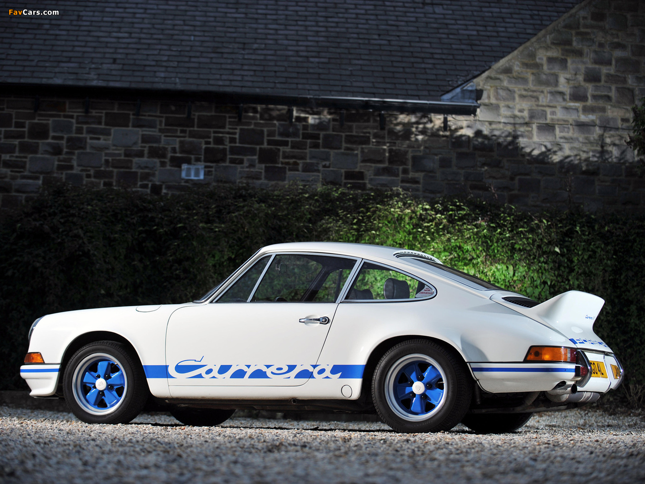 Photos of Porsche 911 Carrera RS 2.7 Sport UK-spec (911) 1972–73 (1280 x 960)