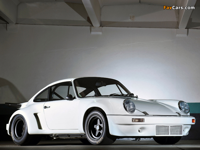 Photos of Porsche 911 Carrera RSR 3.0 Coupe (911) 1974–77 (640 x 480)