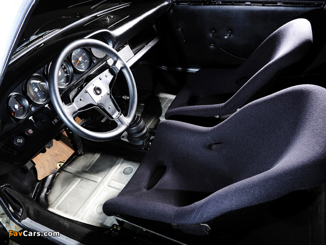 Photos of Porsche 911 Carrera RSR 3.0 Coupe (911) 1974–77 (640 x 480)