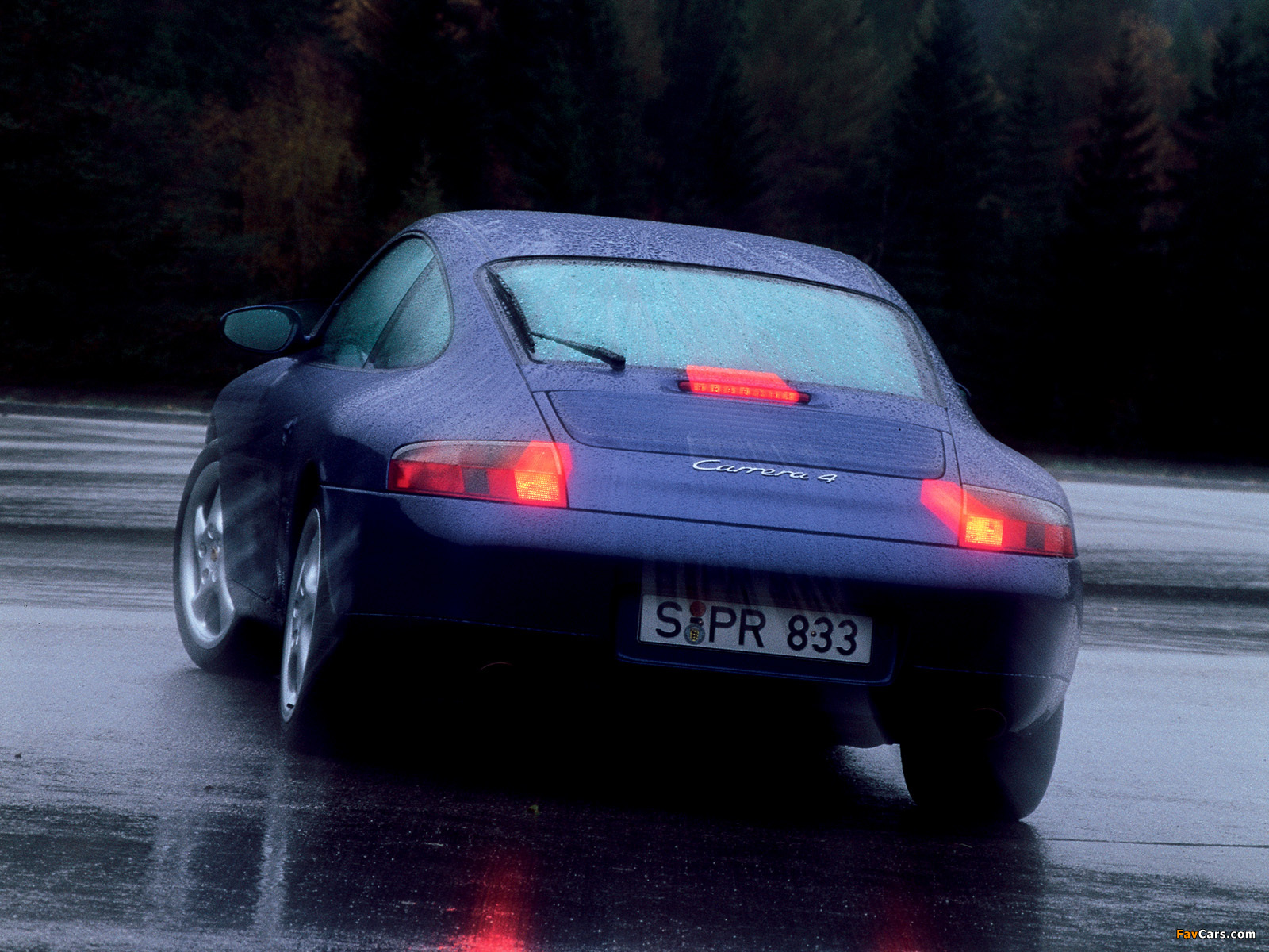 Photos of Porsche 911 Carrera 4 Coupe (996) 1998–2001 (1600 x 1200)