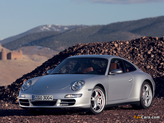 Photos of Porsche 911 Carrera 4S Coupe (997) 2006–08 (640 x 480)
