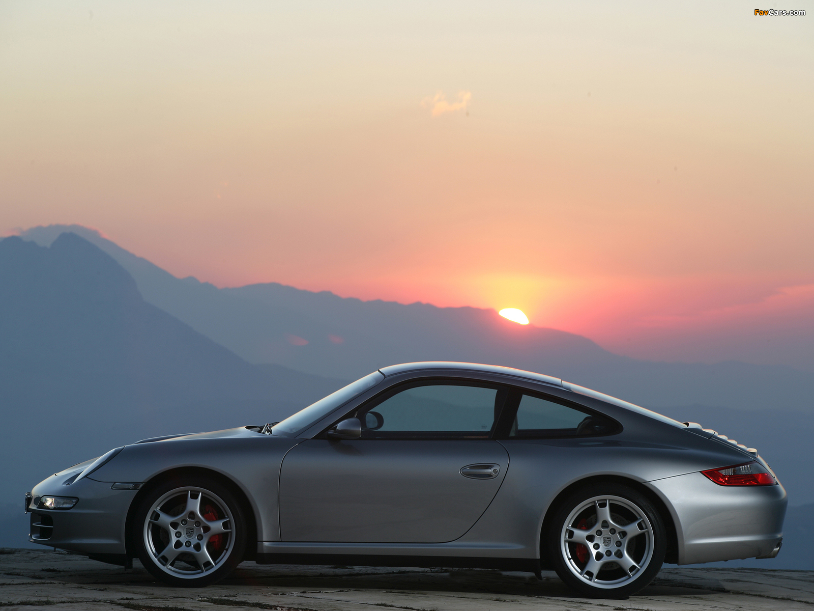 Photos of Porsche 911 Carrera 4S Coupe (997) 2006–08 (1600 x 1200)