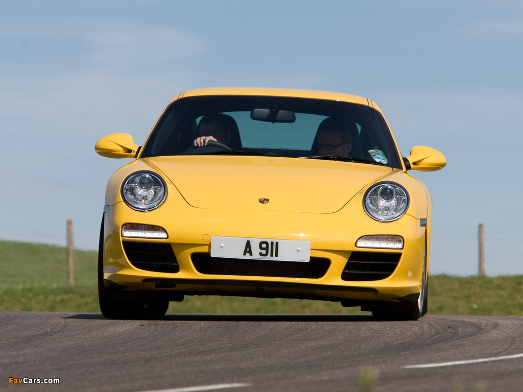 Photos of Porsche 911 Carrera Coupe UK-spec (997) 2008–11 (1024 x 768)
