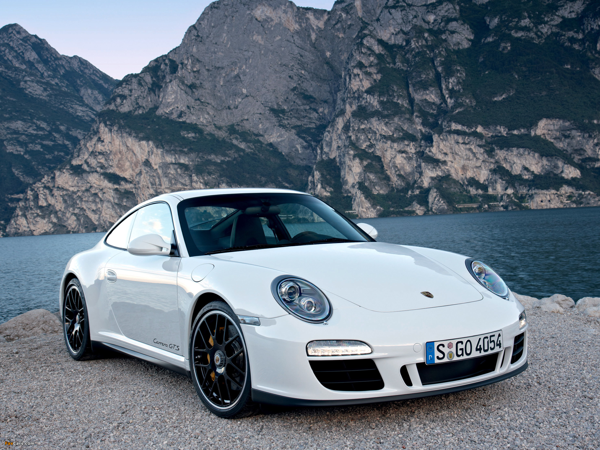 Photos of Porsche 911 Carrera GTS Coupe (997) 2010–11 (2048 x 1536)