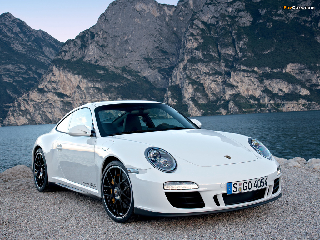 Photos of Porsche 911 Carrera GTS Coupe (997) 2010–11 (1024 x 768)
