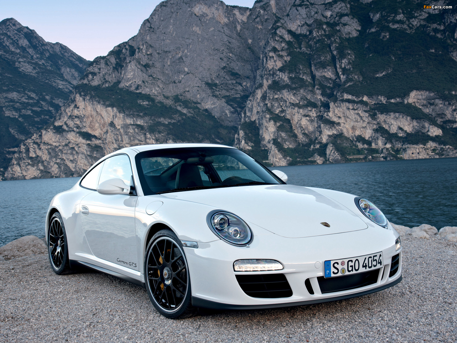 Photos of Porsche 911 Carrera GTS Coupe (997) 2010–11 (1600 x 1200)