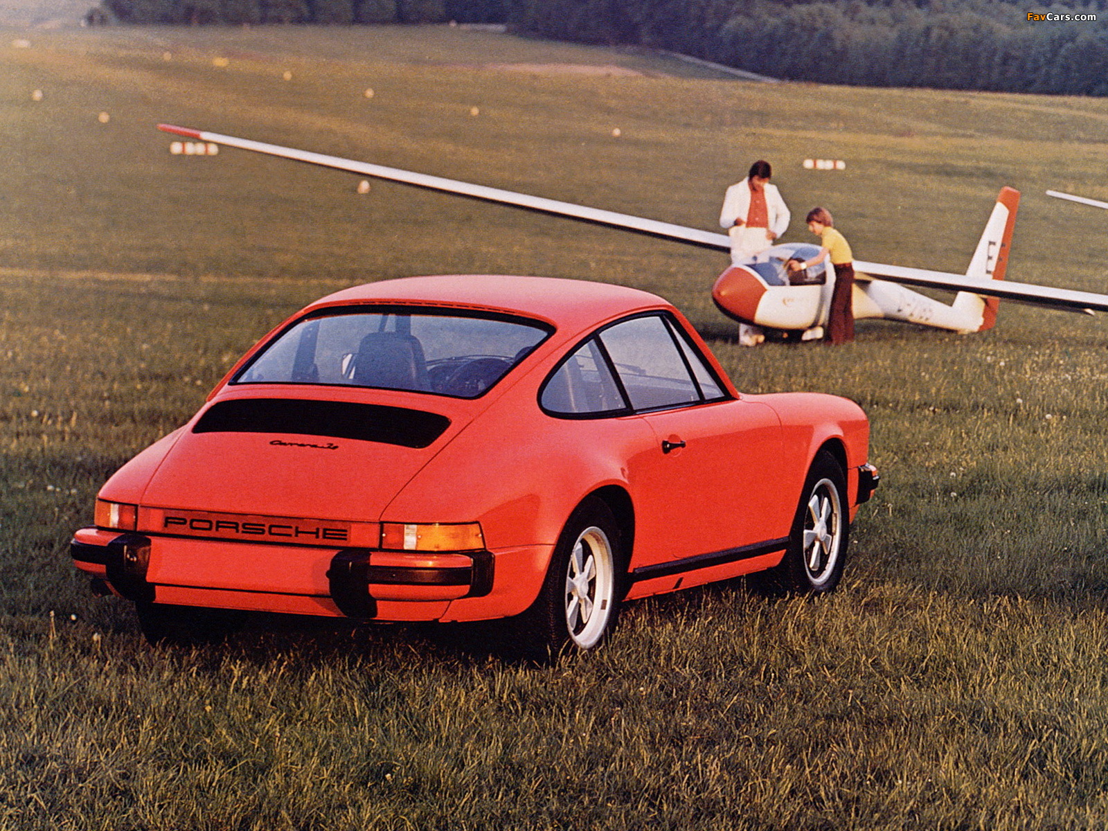 Pictures of Porsche 911 Carrera 3.0 Coupe (911) 1976–77 (1600 x 1200)