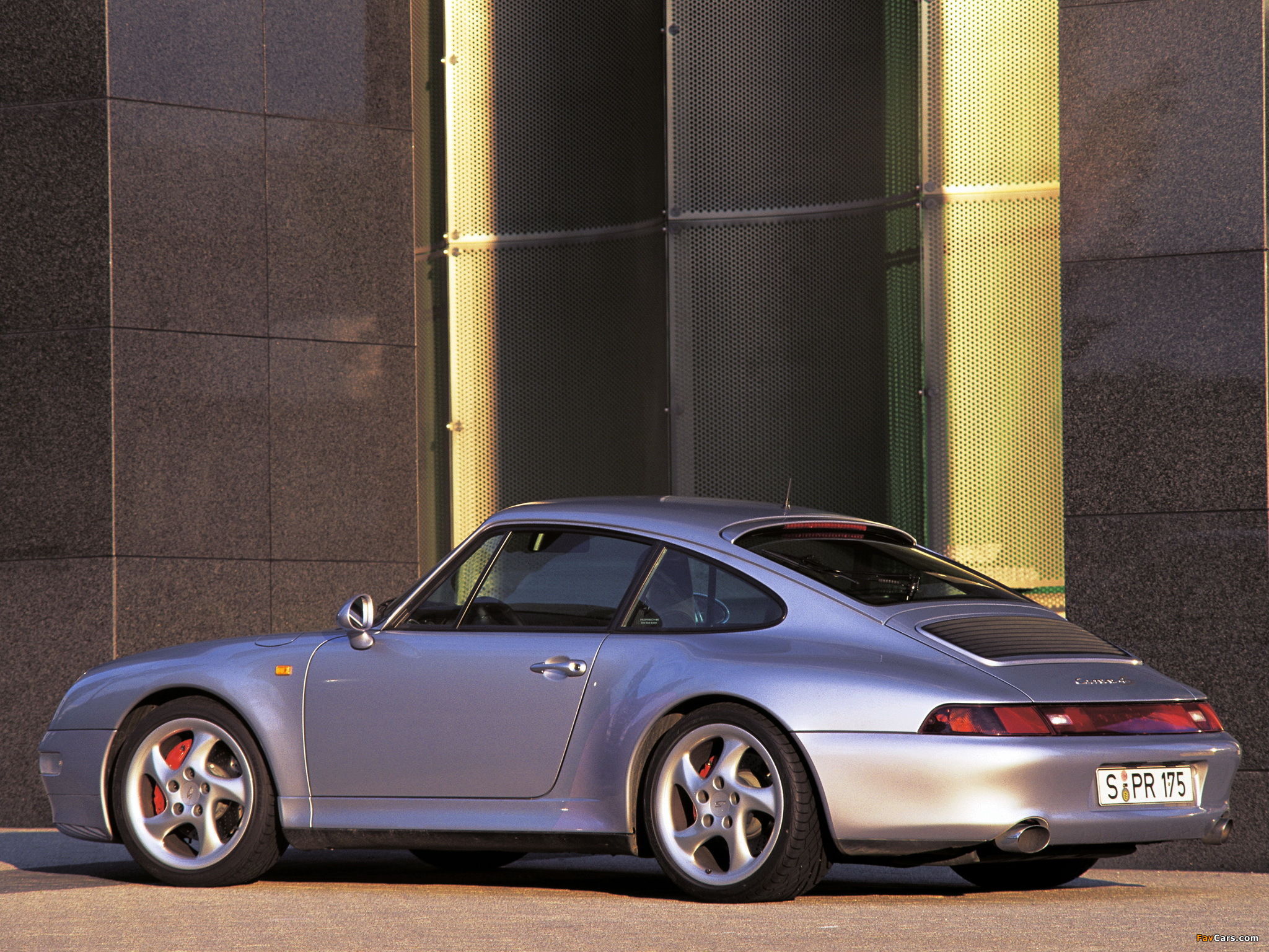 Pictures of Porsche 911 Carrera 4S 3.6 Coupe (993) 1995–98 (2048 x 1536)