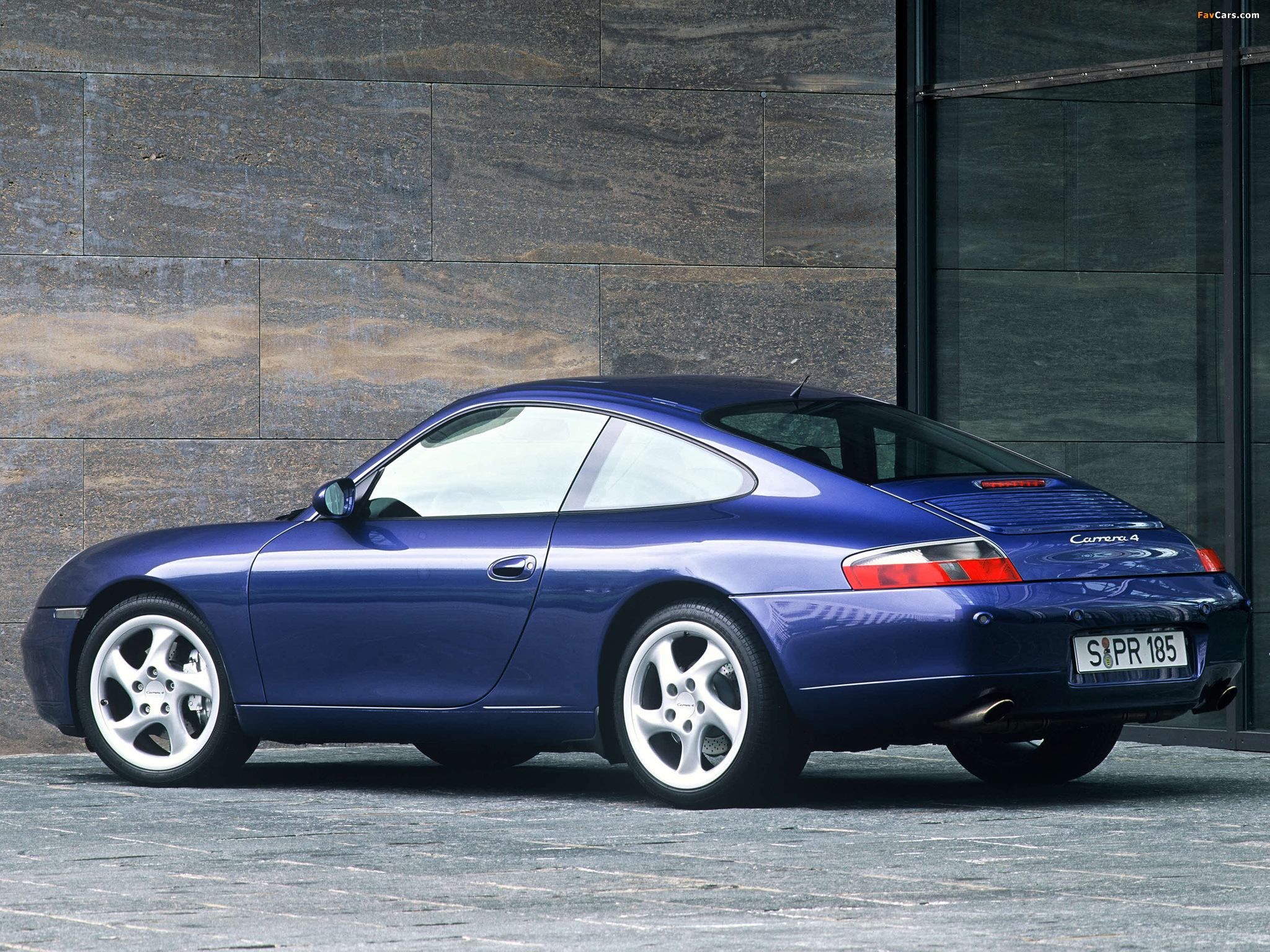 Pictures of Porsche 911 Carrera 4 Coupe (996) 1998–2001 (2048 x 1536)