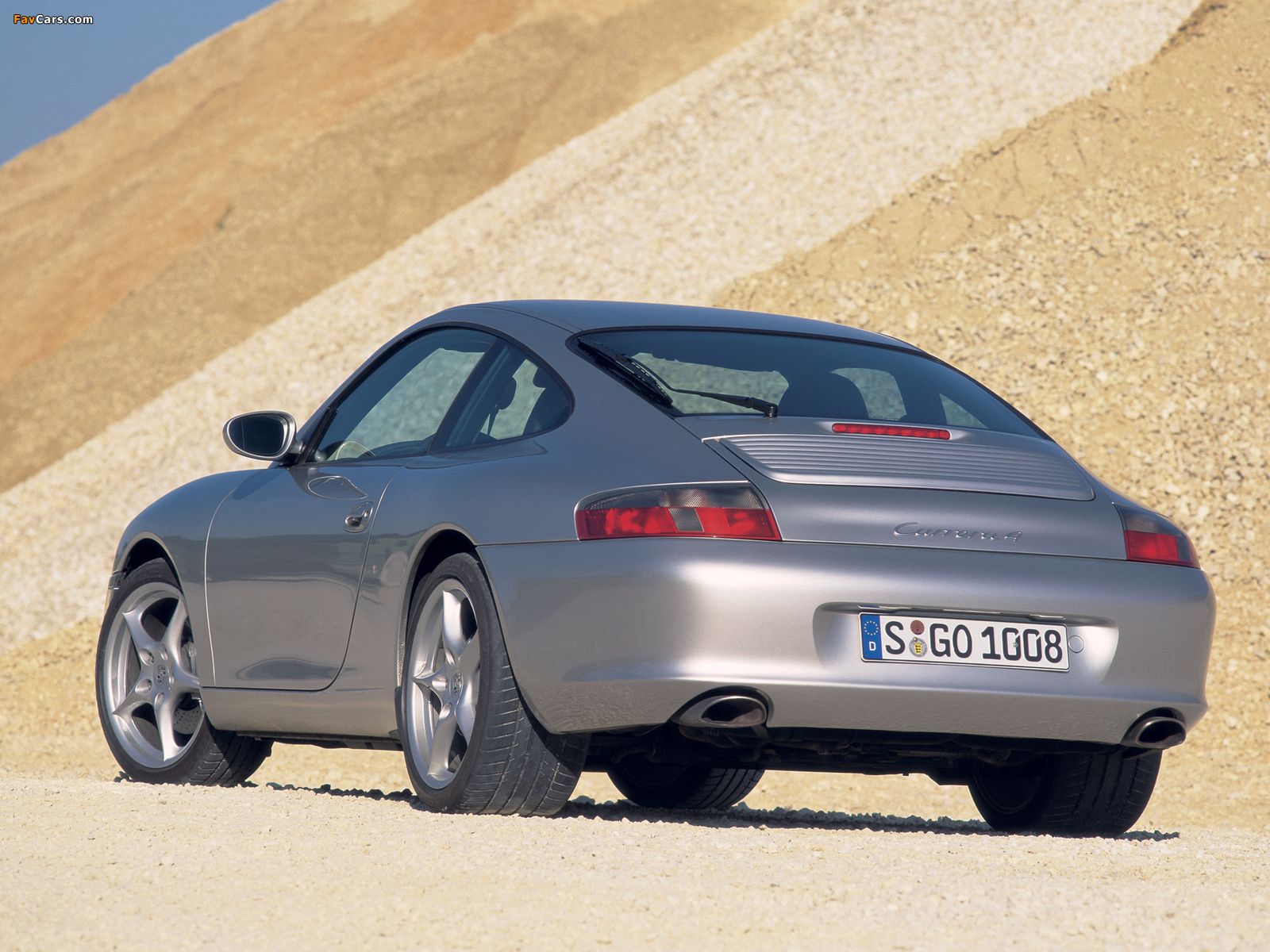 Pictures of Porsche 911 Carrera 4 Coupe (996) 2001–04 (1600 x 1200)