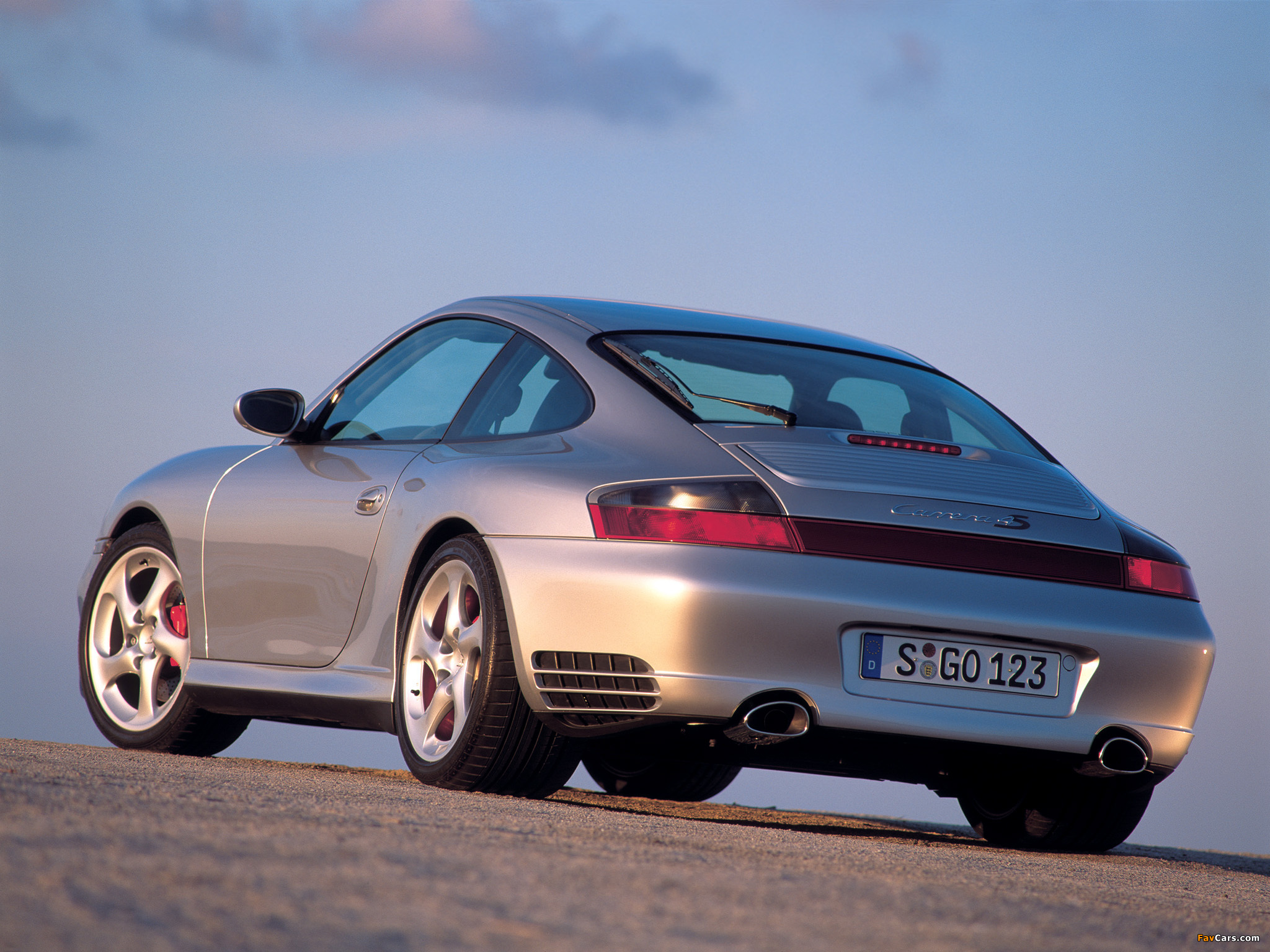 Pictures of Porsche 911 Carrera 4S Coupe (996) 2001–04 (2048 x 1536)