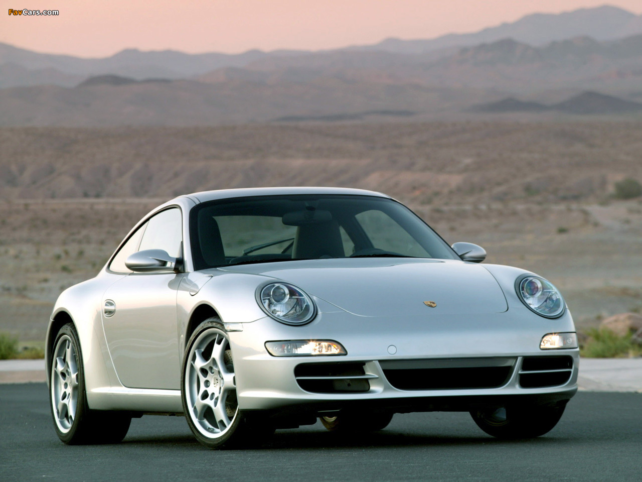 Pictures of Porsche 911 Carrera Coupe US-spec (997) 2005–08 (1280 x 960)