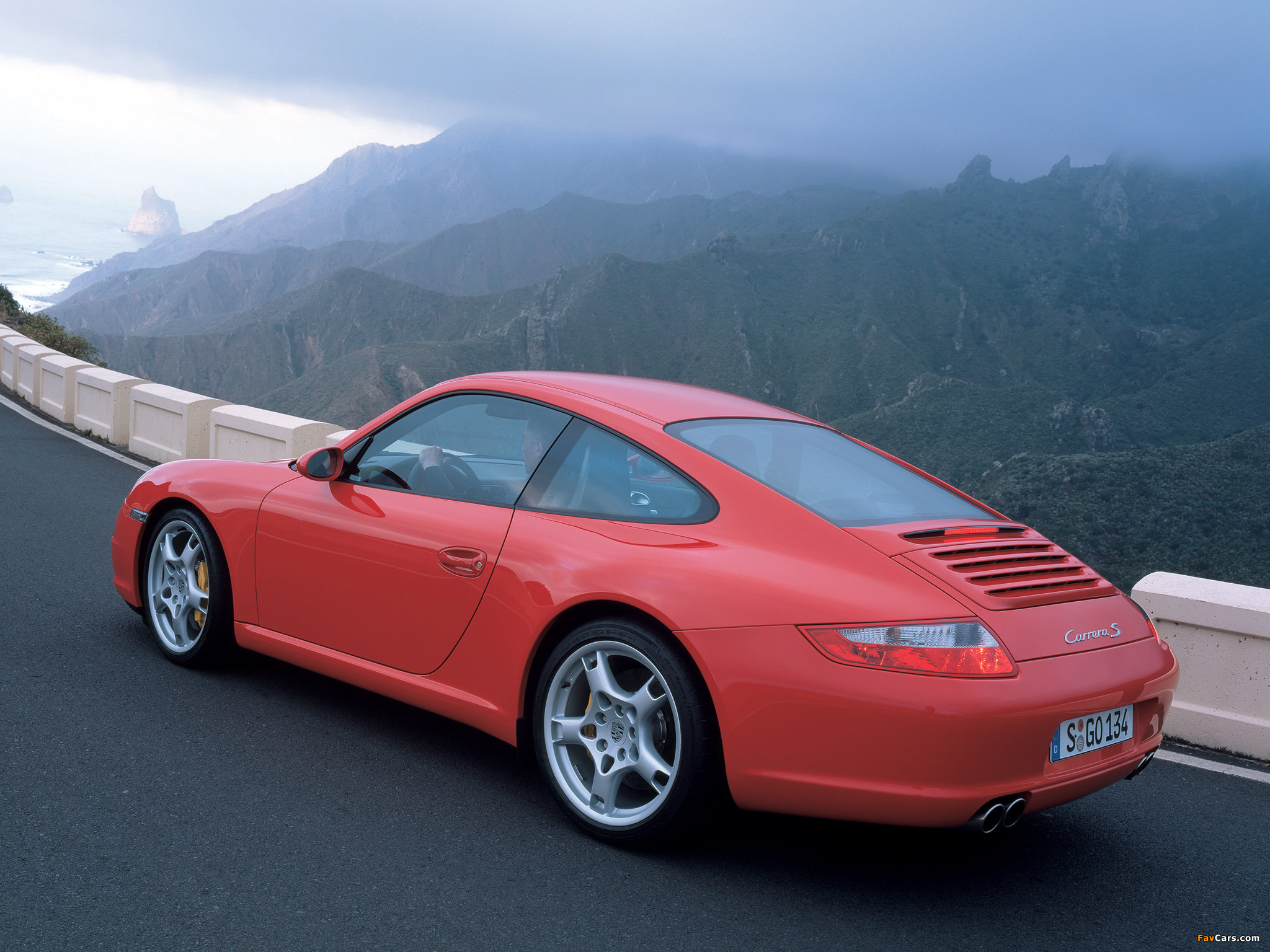 Pictures of Porsche 911 Carrera S Coupe (997) 2005–08 (2048 x 1536)