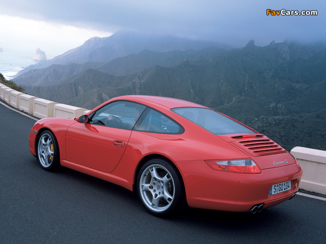 Pictures of Porsche 911 Carrera S Coupe (997) 2005–08 (640 x 480)