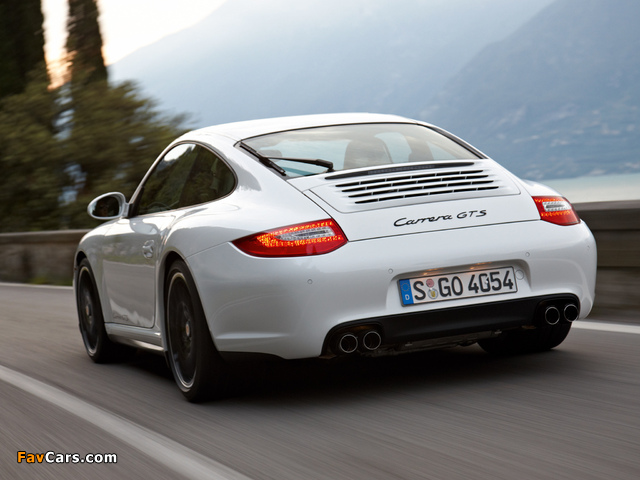 Pictures of Porsche 911 Carrera GTS Coupe (997) 2010–11 (640 x 480)