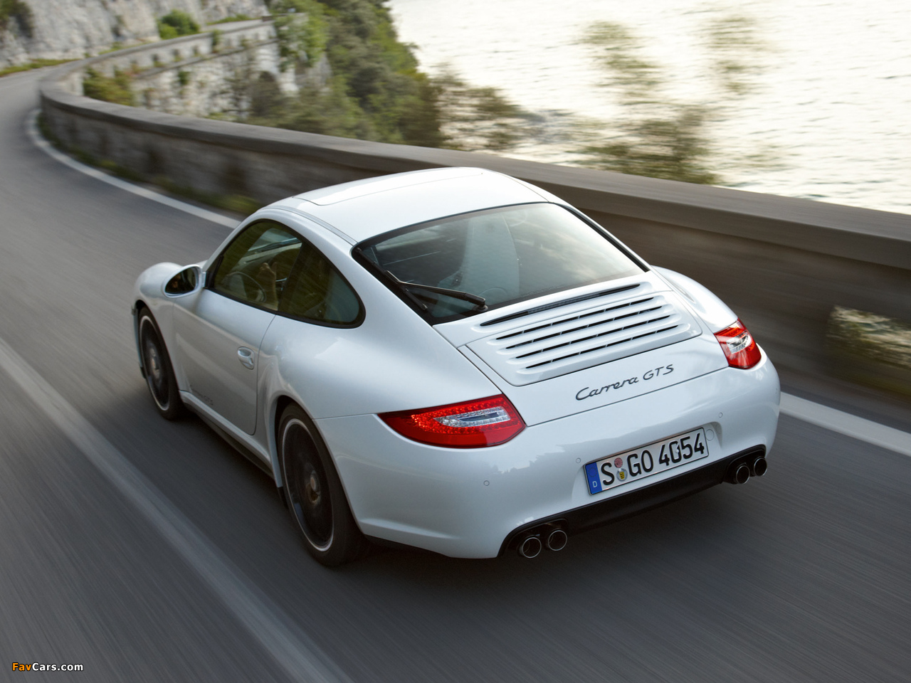 Pictures of Porsche 911 Carrera GTS Coupe (997) 2010–11 (1280 x 960)