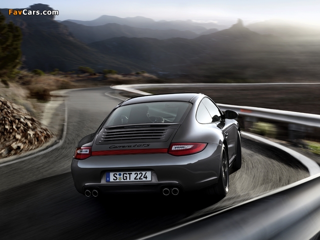 Pictures of Porsche 911 Carrera 4 GTS Coupe (997) 2011–12 (640 x 480)