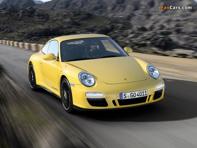 Pictures of Porsche 911 Carrera 4 GTS Coupe (997) 2011–12 (640 x 480)