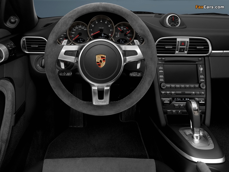 Pictures of Porsche 911 Carrera 4 GTS Coupe (997) 2011–12 (800 x 600)