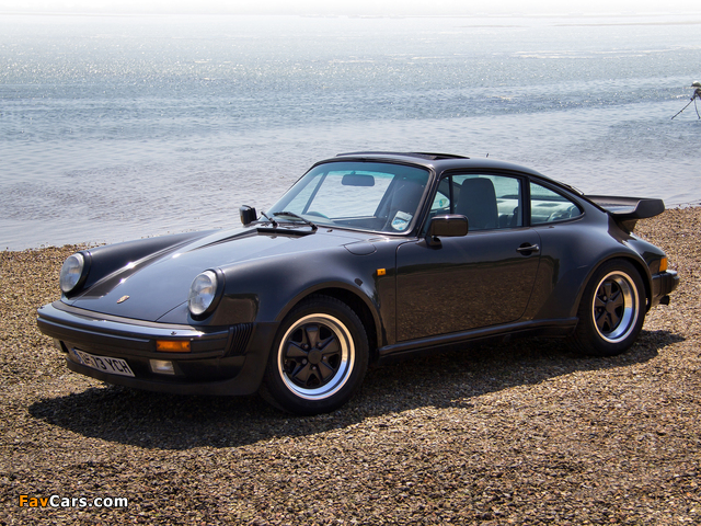 Porsche 911 Carrera 3.2 Coupe Turbolook UK-spec (911) 1984–89 photos (640 x 480)