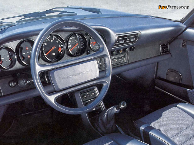 Porsche 911 Carrera 3.2 Coupe (911) 1984–89 photos (640 x 480)