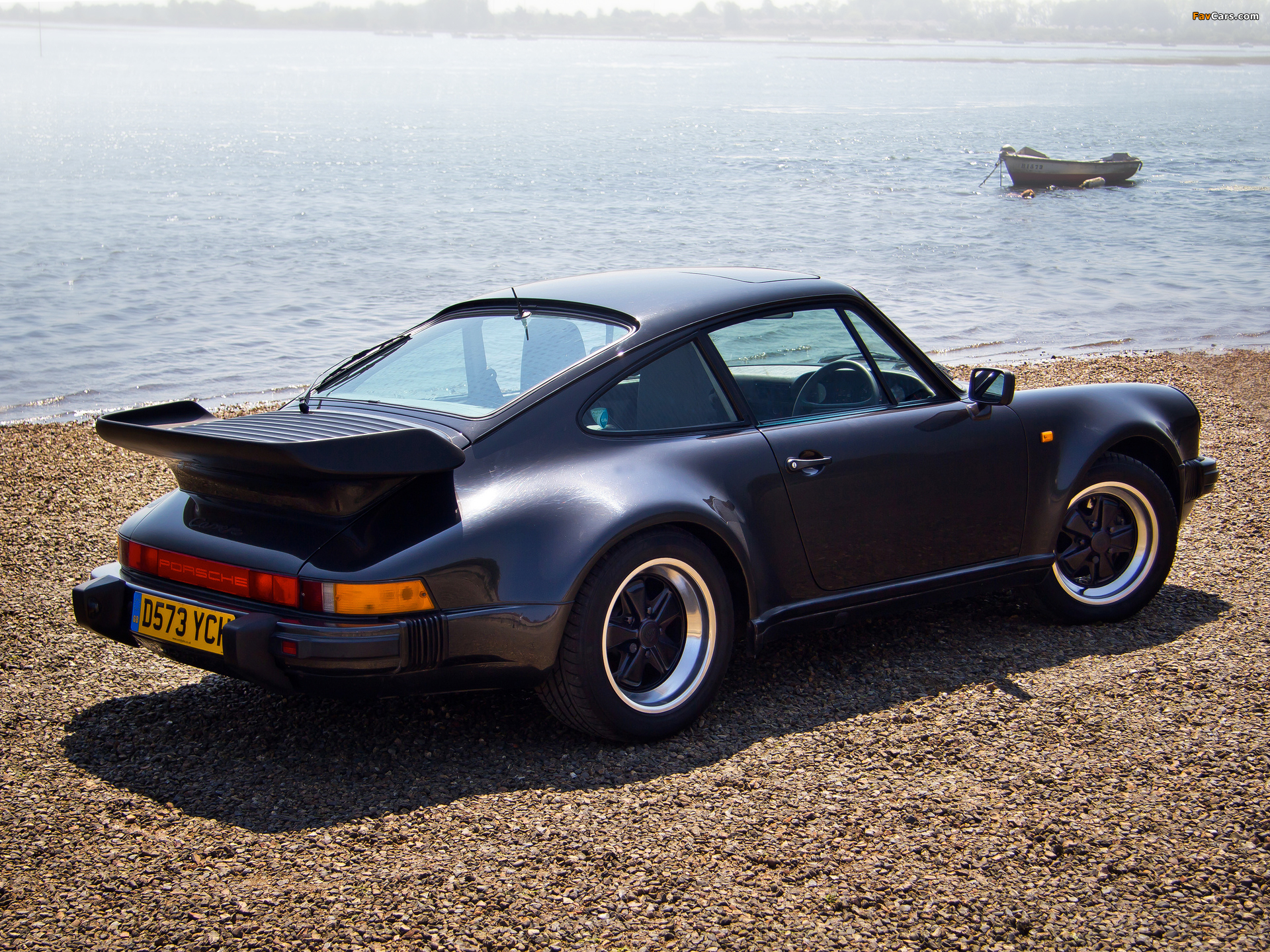 Porsche 911 Carrera 3.2 Coupe Turbolook UK-spec (911) 1984–89 wallpapers (1920 x 1440)