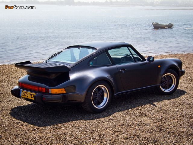 Porsche 911 Carrera 3.2 Coupe Turbolook UK-spec (911) 1984–89 wallpapers (640 x 480)