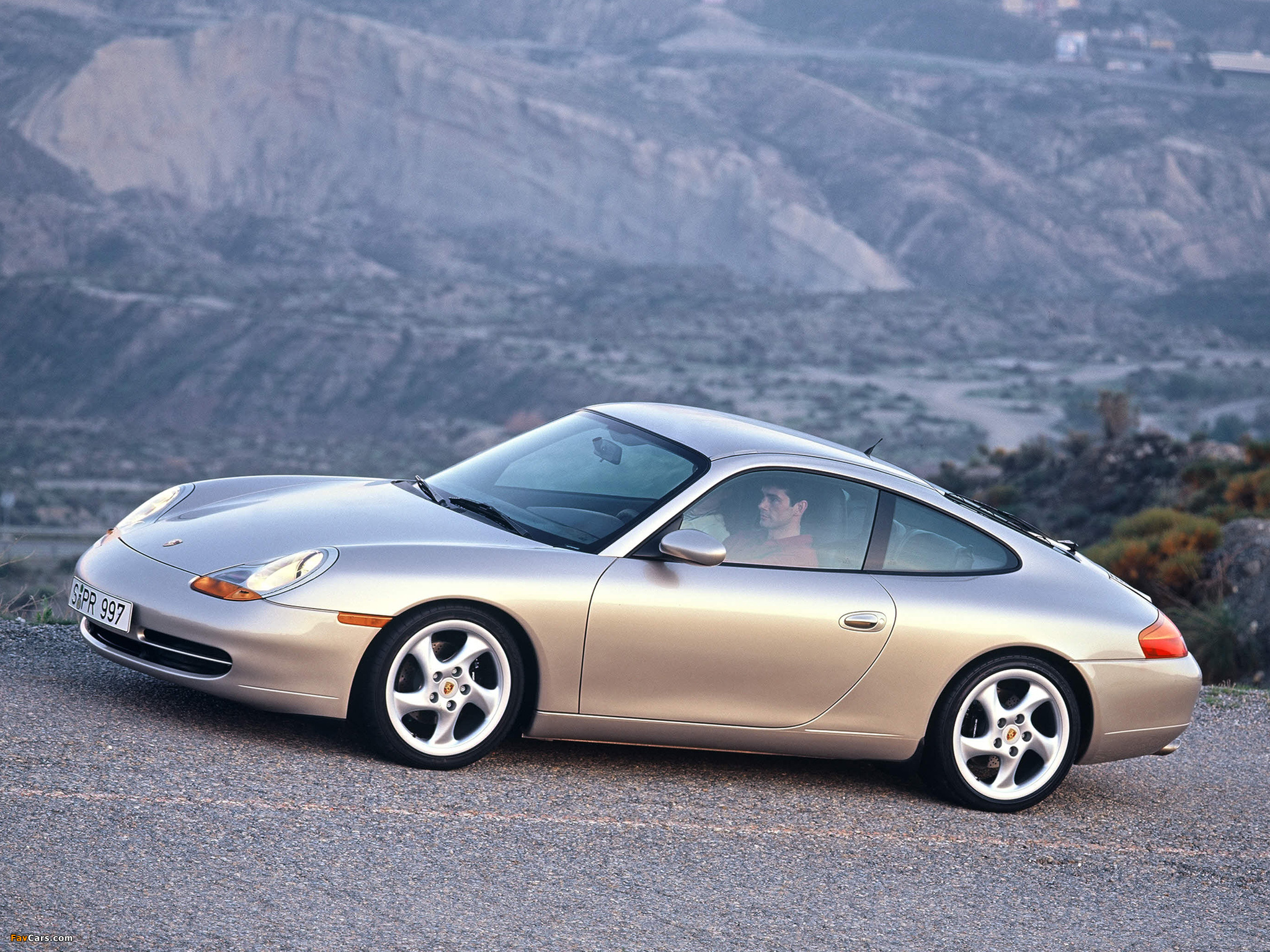 Porsche 911 Carrera Coupe (996) 1997–2001 photos (2048 x 1536)