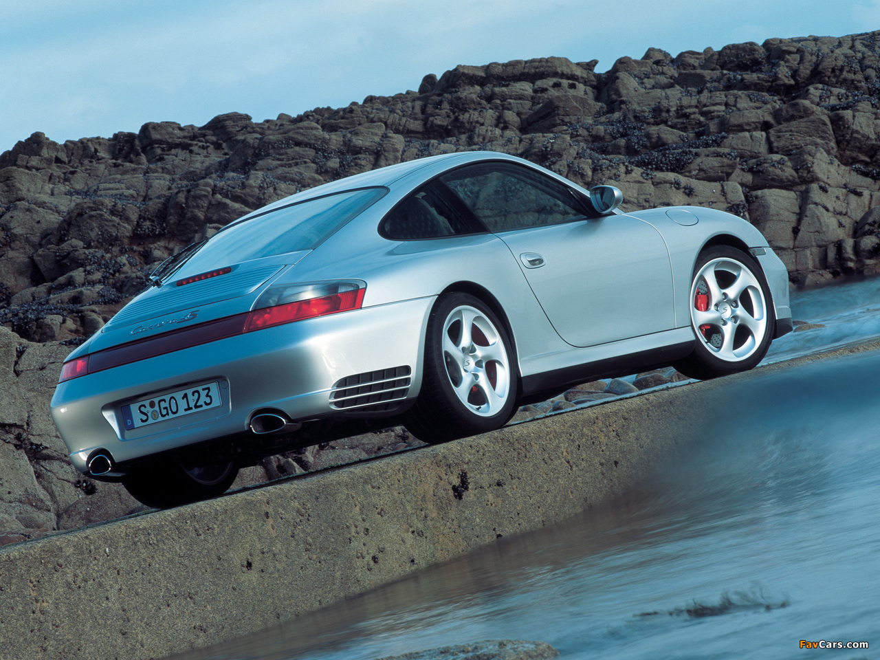 Porsche 911 Carrera 4S Coupe (996) 2001–04 images (1280 x 960)