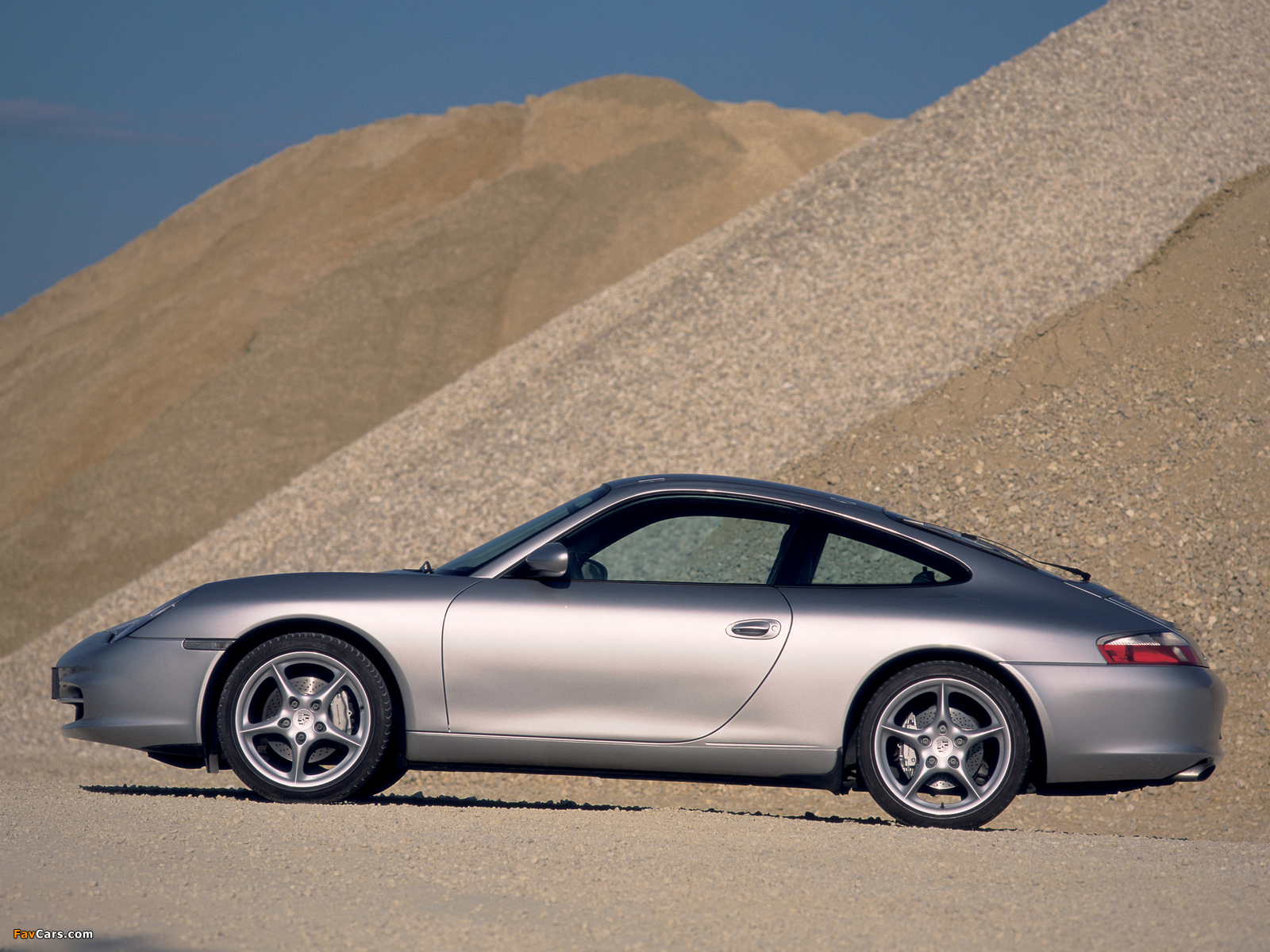 Porsche 911 Carrera 4 Coupe (996) 2001–04 images (1600 x 1200)